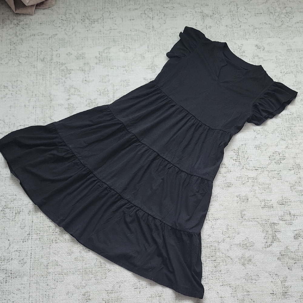 Chic Black Tiered Midi Dress